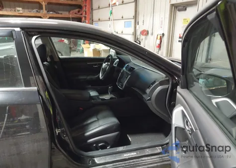 2016 Nissan Altima 2.5/2.5 S/2.5 Sl/2.5 Sr/2.5 Sv z USA, uszkodzony, nr VIN 1N4AL3AP3GC132046